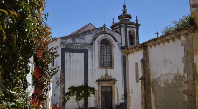 Visitando Óbidos: a pequena vila amuralhada a uma hora de Lisboa